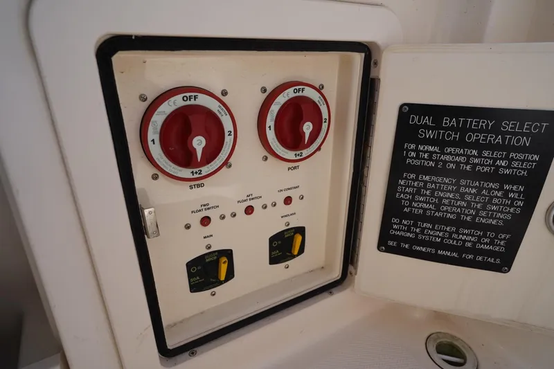 Starr Yacht Photos Pics Dual battery switch panel on 2015 Grady-White Freedom 307 boat.