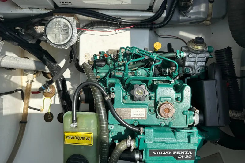 Brave Coquina Yacht Photos Pics 