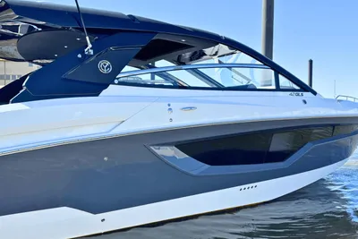 Cruisers Yachts 42 GLS Outboard
