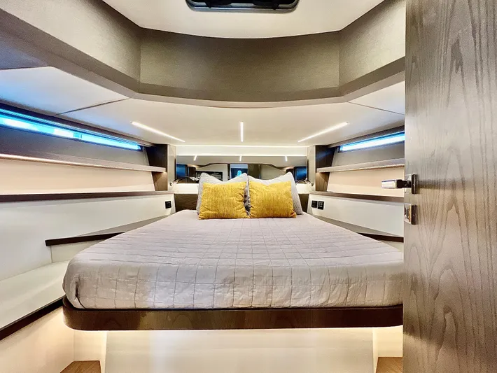 Mecae Yacht Photos Pics Okean 55 - Master Stateroom