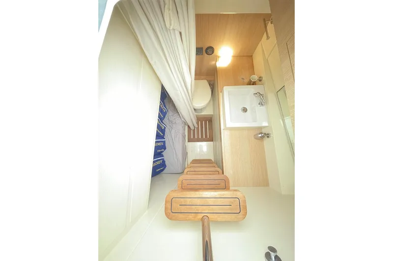 Andiamo Yacht Photos Pics Crew Quarters