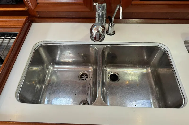 Heaven Wont Wait Yacht Photos Pics 