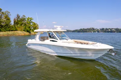 Boston Whaler 350 Realm