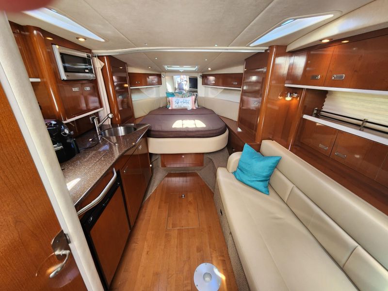 2012 Sea Ray 350 Sundancer