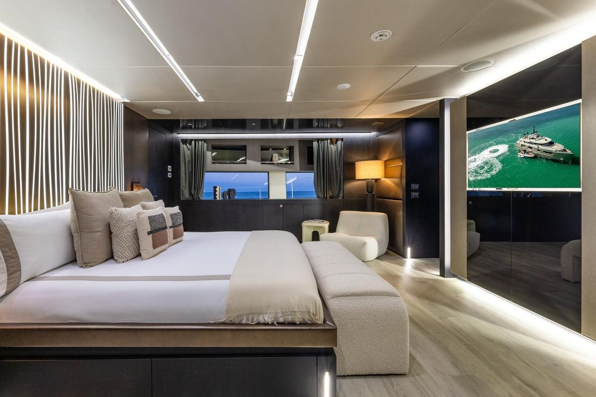 2013 Admiral 130 
