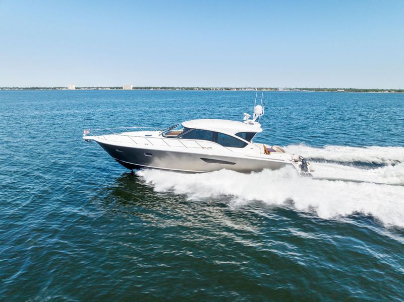 2014 Tiara Yachts 5800 Sovran