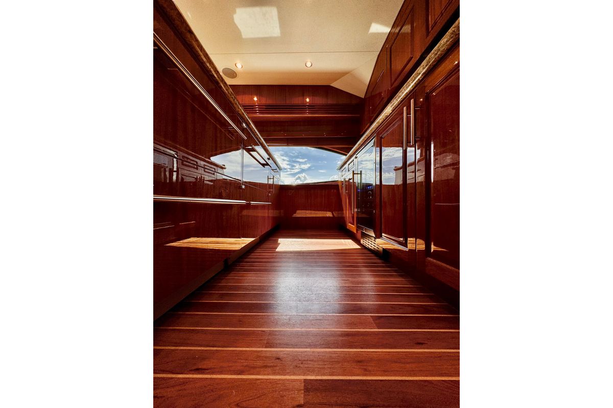 2008 Hatteras 63 