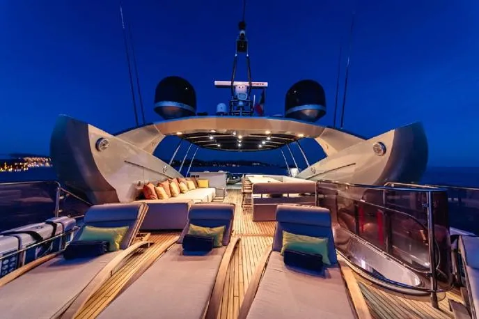  Yacht Photos Pics 2009 Sunseeker 90