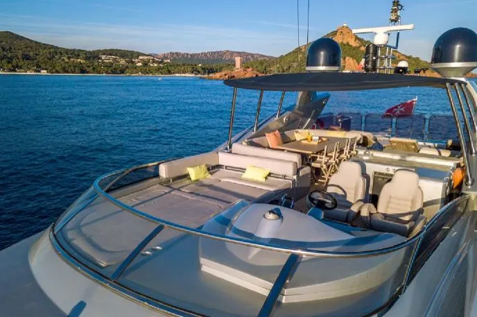  Yacht Photos Pics 2009 Sunseeker 90