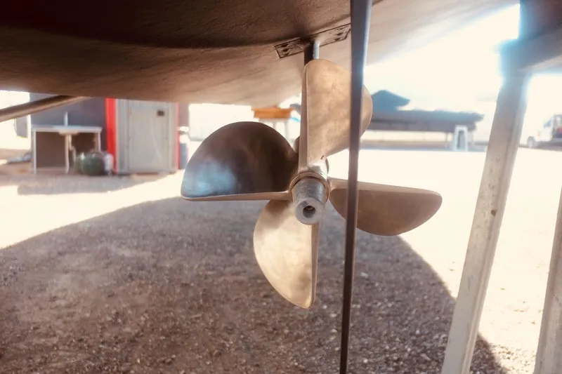  Yacht Photos Pics Propeller of 2003 Riva Aquariva 33 boat on dry dock.