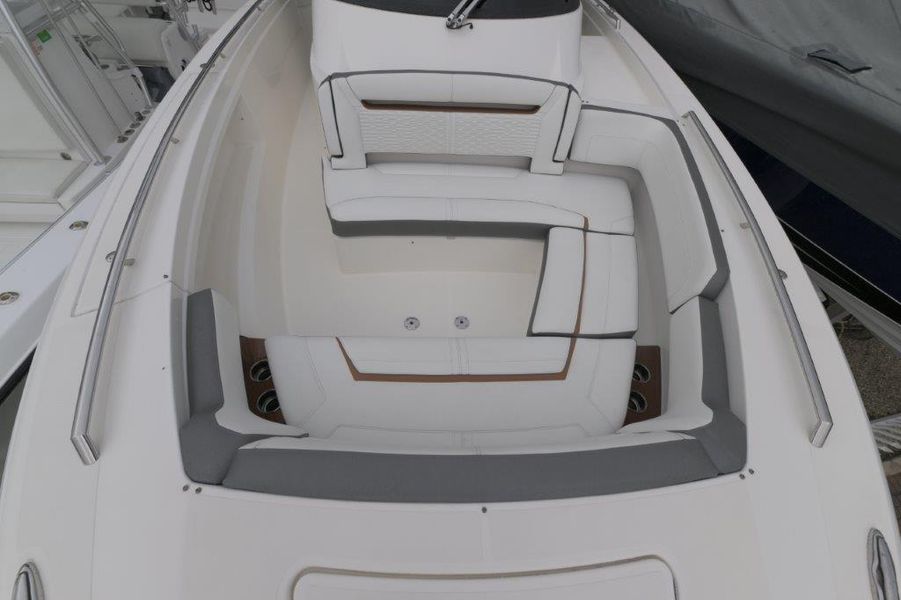 2022 Tiara Yachts 38 LS