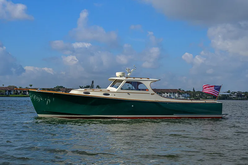 Lucky Town Yacht Photos Pics 