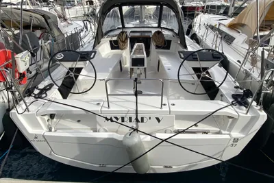 2024 Dufour 37