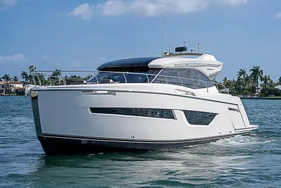 Carver C52 Coupe