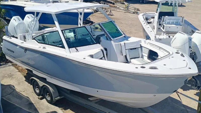 302-126 Yacht Photos Pics 