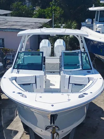 302-126 Yacht Photos Pics 