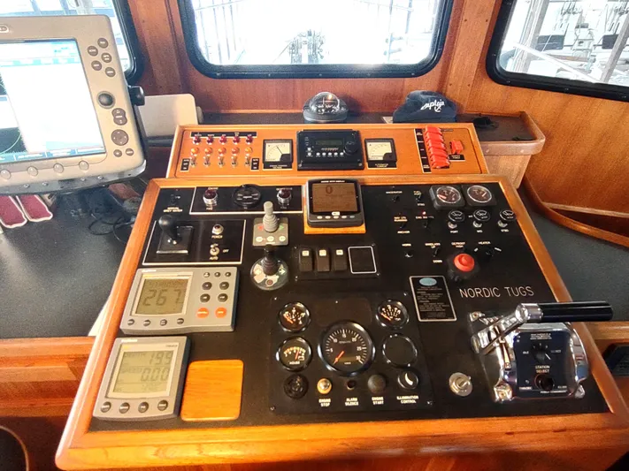 Snowy Owl Yacht Photos Pics 