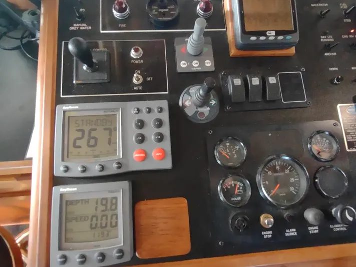 Snowy Owl Yacht Photos Pics 