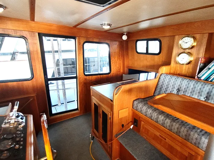 Snowy Owl Yacht Photos Pics 