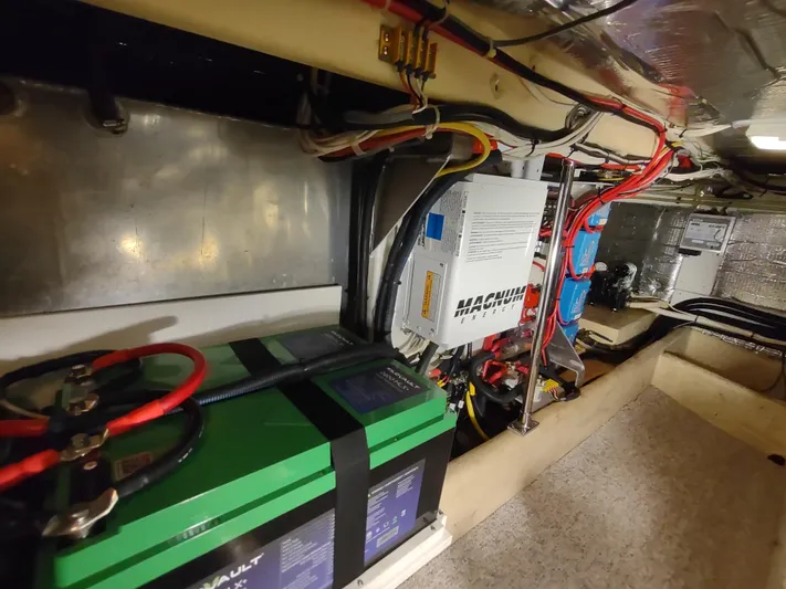 Snowy Owl Yacht Photos Pics 