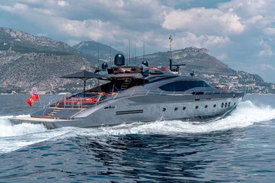 Yacht