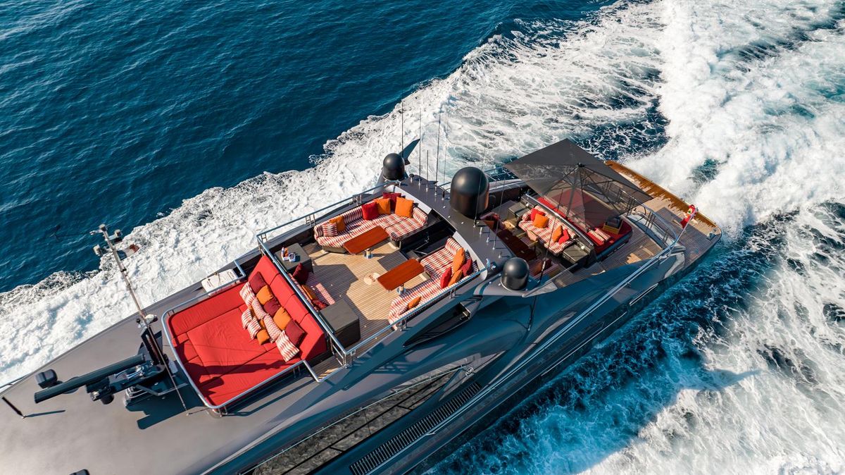 2009 Palmer Johnson 124 