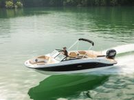 2023 Sea Ray SPX 210 Outboard