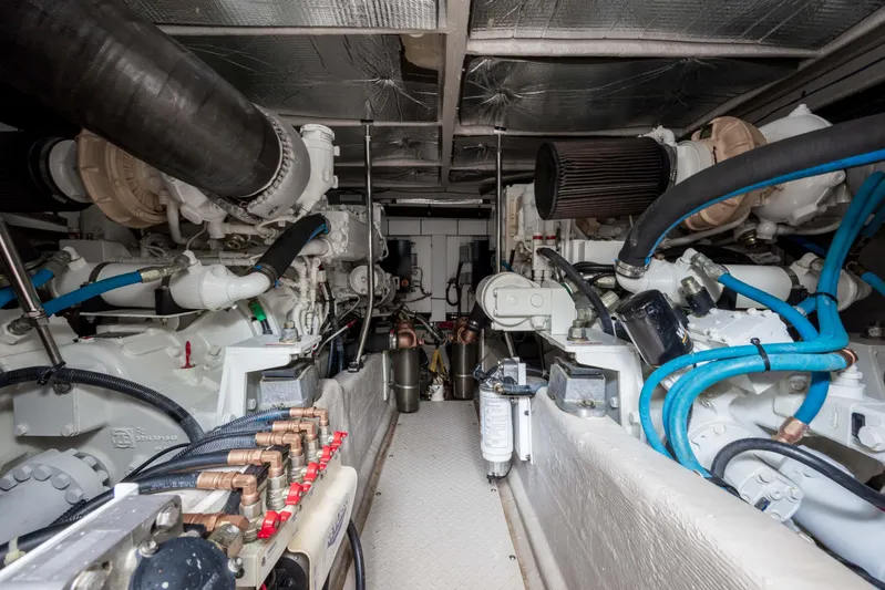 Beautiful Blue Yacht Photos Pics 