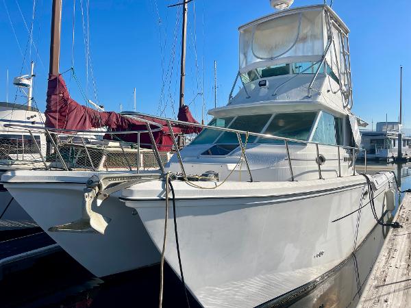 1999 Baha Cruisers King Cat 34 Flybridge
