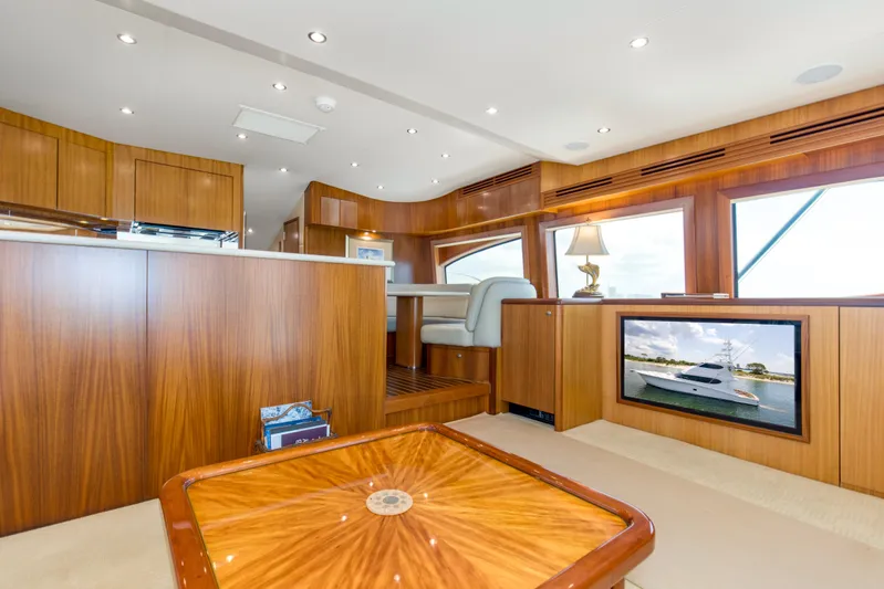 Refuge Yacht Photos Pics 2007 68 Hatteras 68 Enclosed Bridge REFUGE Salon