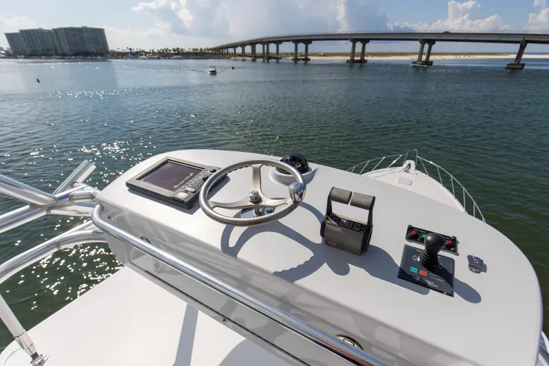 Refuge Yacht Photos Pics 2007 68 Hatteras 68 Enclosed Bridge REFUGE Tower