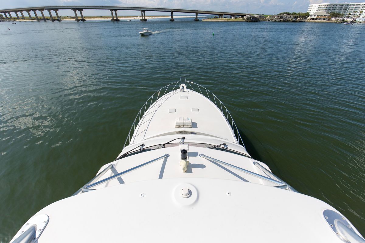 2007 Hatteras 68 