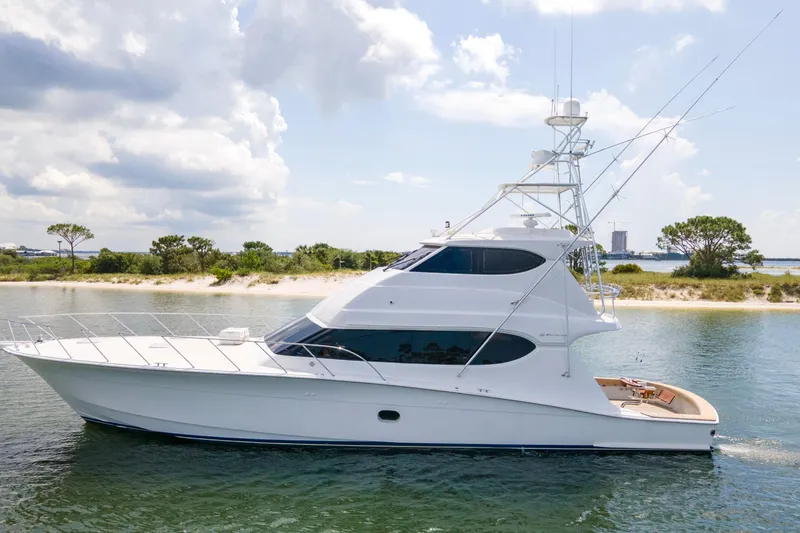 Refuge Yacht Photos Pics 2007 68 Hatteras 68 Enclosed Bridge REFUGE Exterior Profile