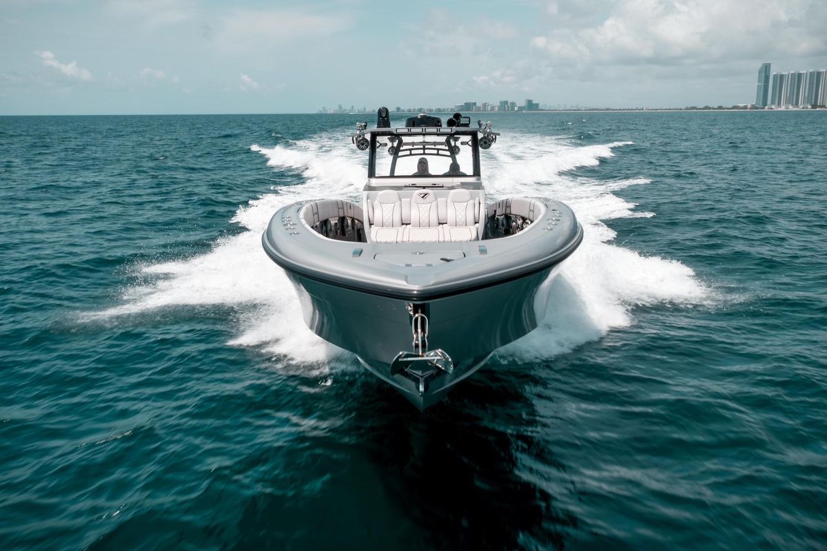2022 Midnight Express 43 