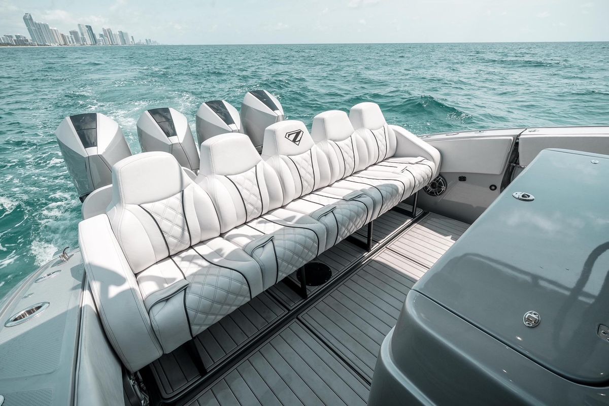 2022 Midnight Express 43 