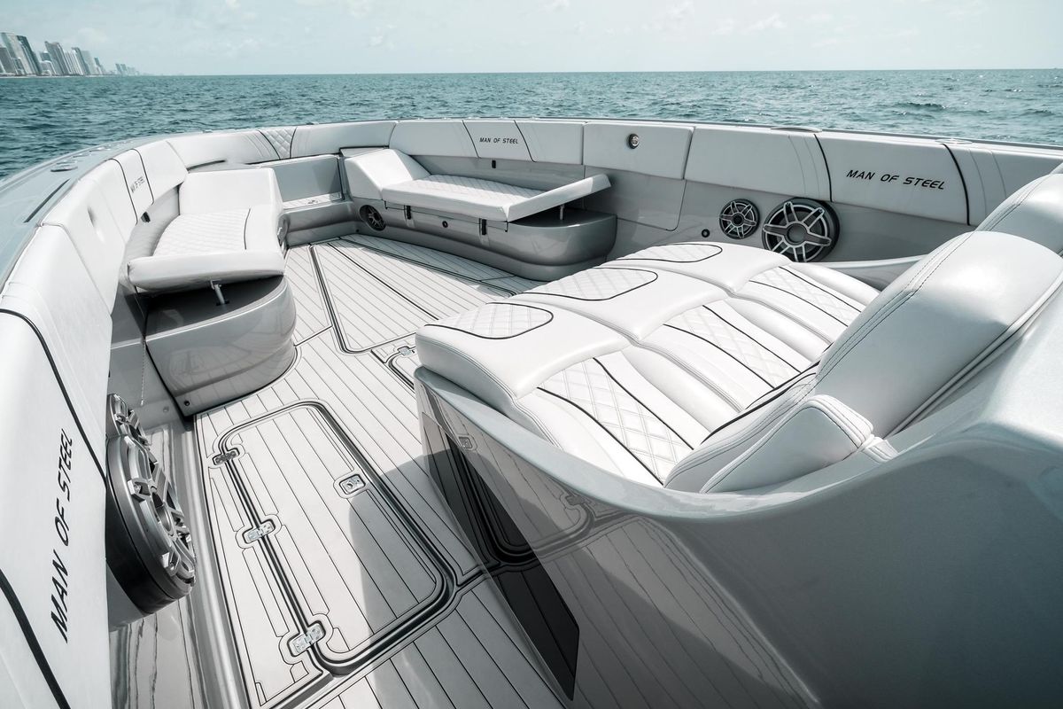 2022 Midnight Express 43 