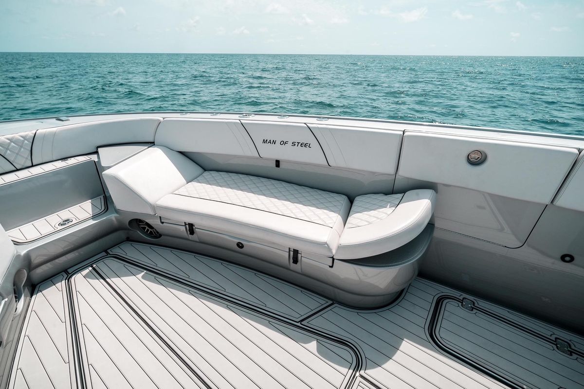 2022 Midnight Express 43 