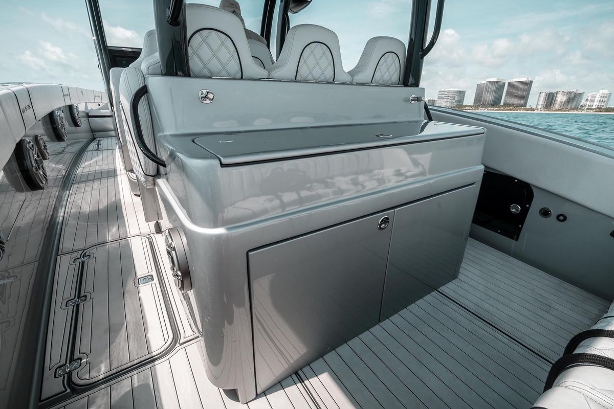 2022 Midnight Express 43 
