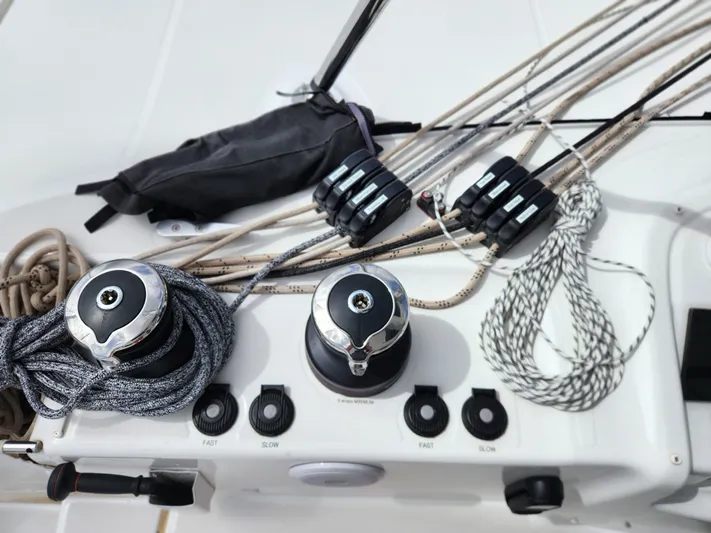 Southern Isle Yacht Photos Pics Lagoon 46 2024: Sailing controls with ropes and winches.