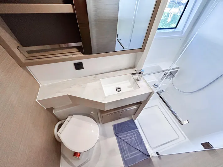 Southern Isle Yacht Photos Pics 