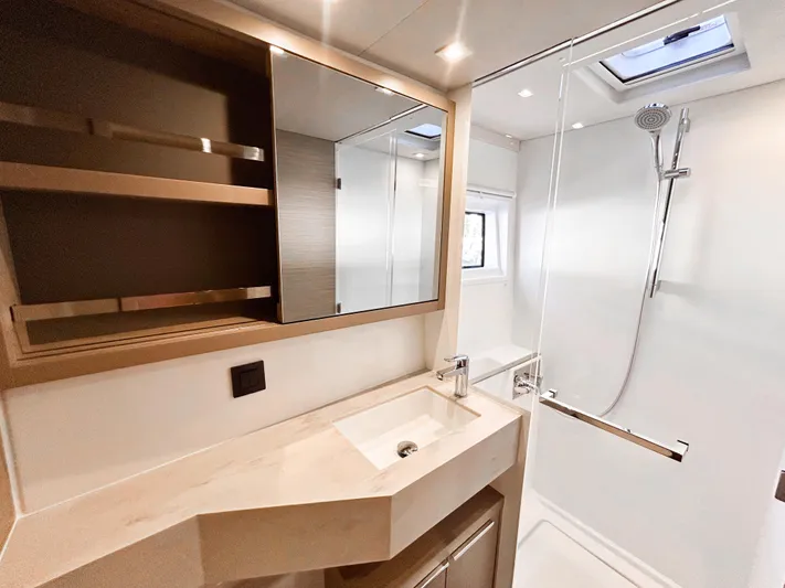 Southern Isle Yacht Photos Pics 