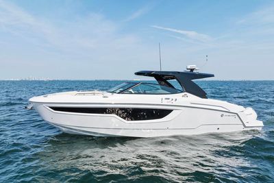 Cruisers Yachts 38 GLS
