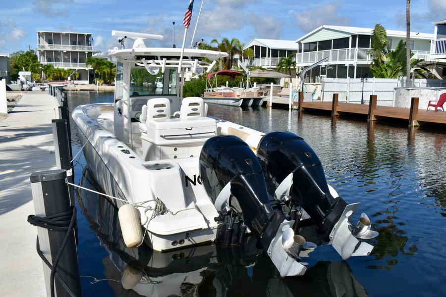 2010 Boston Whaler 320 Outrage