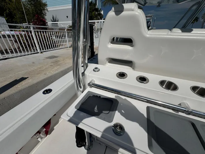  Yacht Photos Pics 2021 Contender 39 Fisharound boat deck with rod holders and storage compartments.