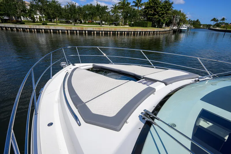 Field Office Yacht Photos Pics 2021 Galeon - Port Bow