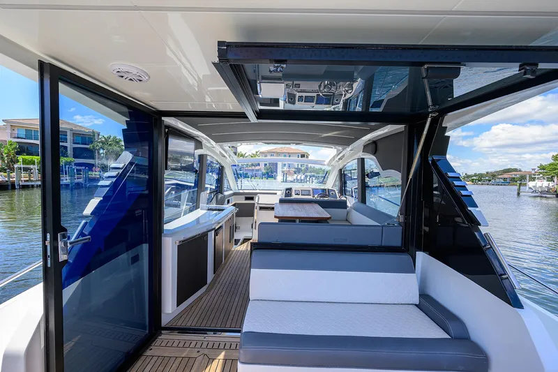 Field Office Yacht Photos Pics 2021 Galeon - Aft Deck