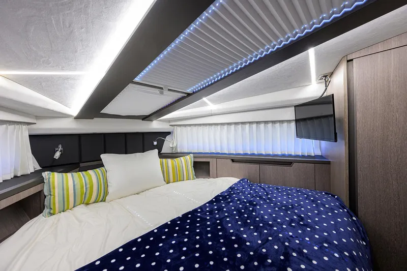 Field Office Yacht Photos Pics 2021 Galeon - Forward Cabin