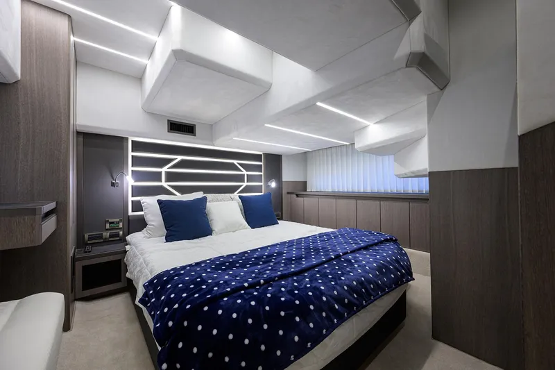 Field Office Yacht Photos Pics 2021 Galeon - Master Stateroom