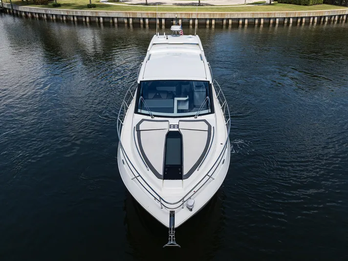 Field Office Yacht Photos Pics 2021 Galeon - Exterior profile on the water