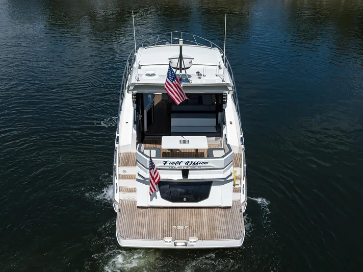 Field Office Yacht Photos Pics 2021 Galeon - Exterior profile on the water